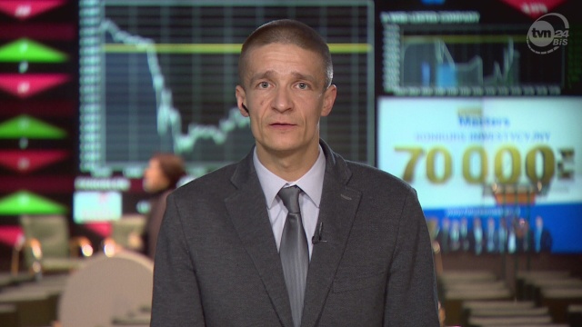Osoby, które wzięły kredyt we frankach szwajcarskich i mogą mieć problem ze spłatą wyższej raty, powinny od razu skontaktować się z bankiem, by omówić zasady dalszego rozliczania się - tak radzi Marcin Krasoń, analityk Home Brokers.