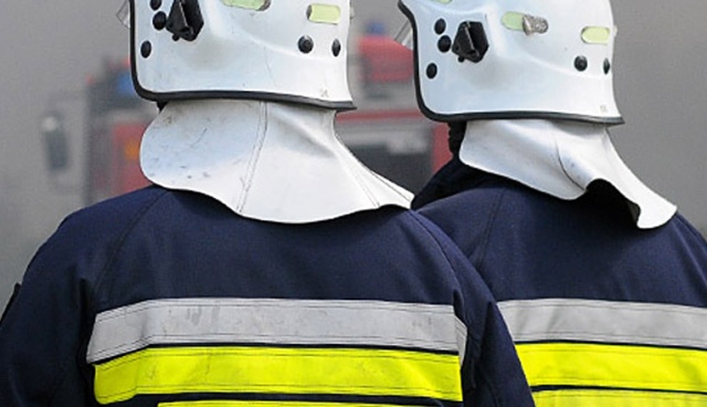 Dwa pożary samochodów ugasili w nocy zachodniopomorscy strażacy - jeden w Szczecinie, drugi w Kołobrzegu.