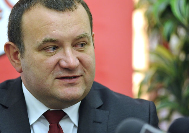 Wiceminister środowiska Stanisław Gawłowski nadal podtrzymuje, że Woliński Park Narodowy nie powinien wydzierżawiać budynku po byłej stołówce fundacji Europejski Fundusz Rozwoju Wsi Polskiej, związanej z Arturem Balazsem.