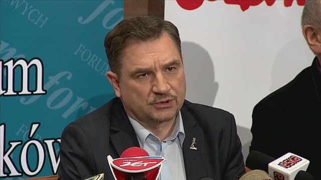 Związkowcy nie odpuszczają i żądają natychmiastowego rozpoczęcia negocjacji z premier Ewą Kopacz. Chcą rozmawiać o postulatach, które zgłaszali 1,5 roku temu.