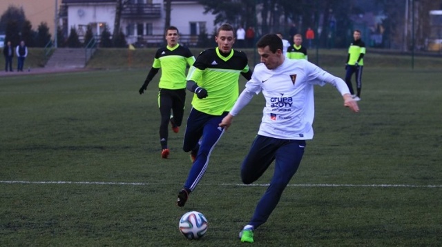 Piłkarze Pogoni Szczecin pokonali drugoligową Kotwicę Kołobrzeg 1:0 w sparingowym meczu rozegranym w Pobierowie.