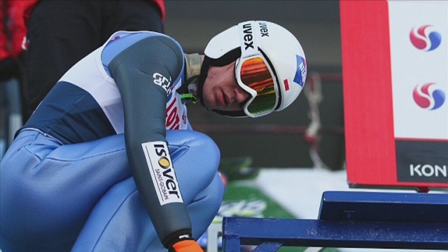 Kamil Stoch zajął drugie miejsce w japońskim Sapporo w konkursie Pucharu Świata w skokach narciarskich.