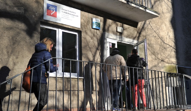 To ostatni dzień na odwołanie się od decyzji w sprawie przydziału mieszkań komunalnych w Szczecinie. Każdy, kto ma wątpliwości, powinien złożyć wniosek o ponowne przeliczenie punktów, które decydują o tym, kto dostanie klucze do lokalu.