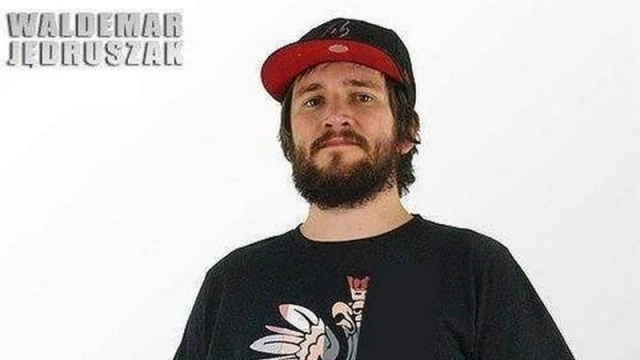 Odnalazł się poszukiwany od trzech dni szczeciński muzyk. Gitarzysta Waldemar Jędruszak podczas weekendu koncertował z zespołami O.D.C. oraz The Analogs w Bydgoszczy. W poniedziałek jego zaginięcie zgłosiła rodzina.