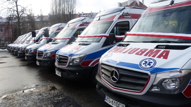 10 nowych ambulansów otrzymała w środę Wojewódzka Stacja Pogotowia Ratunkowego w Szczecinie.