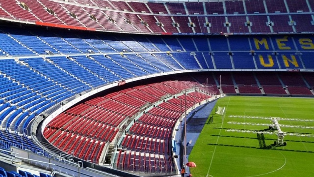Jeden z najsłynniejszych stadionów piłkarskich na świecie - Camp Nou w Barcelonie - może zmienić nazwę.