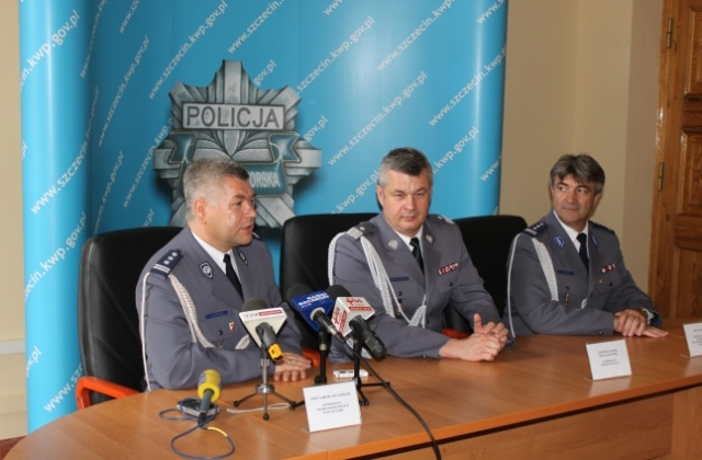 Komendant Główny Policji odchodzi ze stanowiska. Generał Marek Działoszyński w poniedziałek złoży raport o przejście na emeryturę - donoszą ogólnopolskie media.