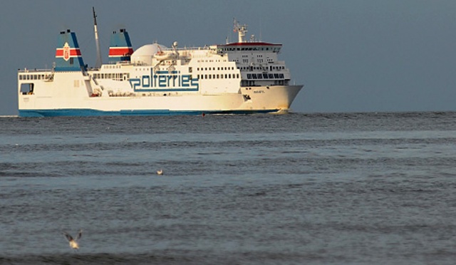 Prom Mazovia, który niedawno kupiła Polska Żegluga Bałtycka, przechodzi remont tzw. stabilizatorów. To wysuwane skrzydła, które zapobiegają przechyłom statku.