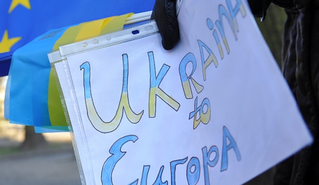 Ukraińska gospodarka dostała kroplówkę. Międzynarodowy Fundusz Walutowy zgodził się udzielić 17,5 mld dolarów pożyczki Ukrainie.