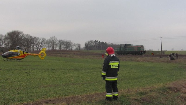 Kierowca i dwoje dzieci zostali ranni w wypadku, do którego doszło w Zielinie pod Gryficami trafili do szpitala. Około ósmej, Opel Vectra na niestrzeżonym przejeździe kolejowym wjechał pod pociąg jadący z Trzebiatowa do Gryfic.