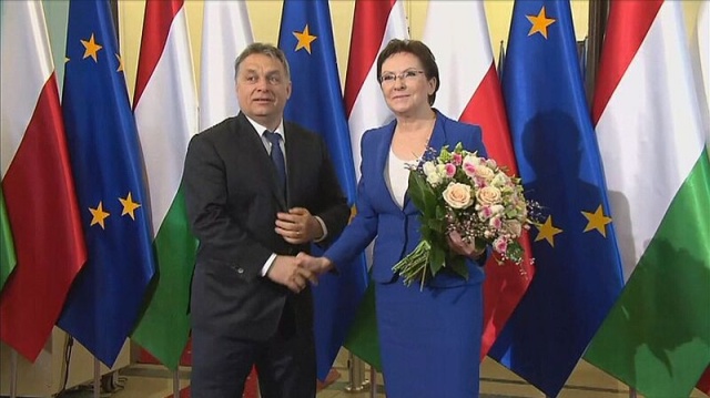 W sprawie wojny na Ukrainie musimy być jednością - tak podczas spotkania z Victorem Orbanem mówiła premier Ewa Kopacz.