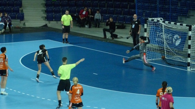 Hit w 19 kolejce rozgrywek Superligi z udziałem piłkarek ręcznych Pogoni Baltica. Szczecinianki zmierzą się w niedzielę na wyjeździe z niepokonanym w mistrzostwach Polski MKS-em Selgros Lublin.