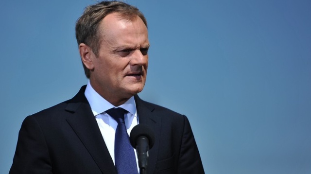 W poniedziałek rozpocznę konsultacje o zwiększeniu sankcji w związku z agresją - powiedział szef Rady Europejskiej Donald Tusk.