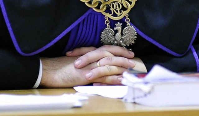 Kant i przekręt nie były zniewagą prezydenta, bo inwestycja mogła budzić wątpliwości mieszkańców. Tak uznał Sąd Okręgowy w Koszalinie i oddalił pozew prezydenta Kołobrzegu Janusza Gromka przeciwko radnemu i byłemu prezydentowi tego miasta Henrykowi Bieńkowskiemu.