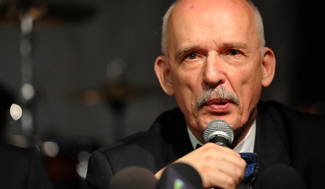 Sztab Janusza Korwin-Mikkego jako pierwszy złożył zgromadzone podpisy w Państwowej Komisji Wyborczej. Pod jego kandydaturą na prezydenta Polski podpisało się około 200 tysięcy zwolenników.