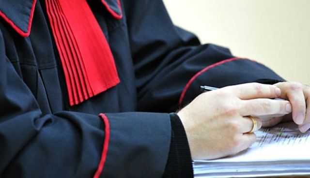 Łódzka prokuratura apelacyjna wystąpiła do Prokuratora Generalnego o przedłużenie o kolejne dwa miesiące śledztwa ws. zabójstwa byłego szefa policji generała Marka Papały. Prokuratorzy chcą przesłuchać w Wielkiej Brytanii świadka, którego szukali od ponad dwóch lat.