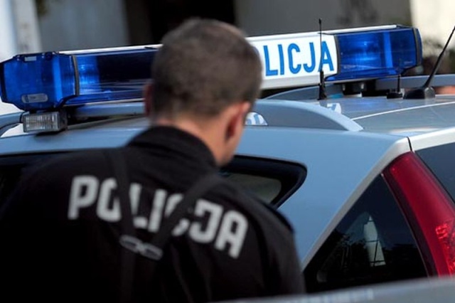 Znany jest już czwarty podejrzany w sprawie zabójstwa trzyosobowej rodziny z Dąbia. Waldemar W. dostarczył pistolet podejrzanemu o potrójne zabójstwo Radosławowi W. - informuje Gazeta Wyborcza. Mężczyzna nie przyznaje się do winy. Śledztwo w tej sprawie prowadzi Prokuratura Okręgowa w Szczecinie.