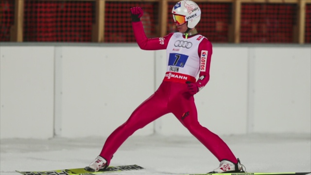 Kamil Stoch zajął piąte, a Piotr Żyła szóste miejsce w konkursie Pucharu Świata w skokach narciarskich w Oslo. Wygrał Niemiec Severin Freund odnosząc ósme w sezonie zwycięstwo w PŚ.