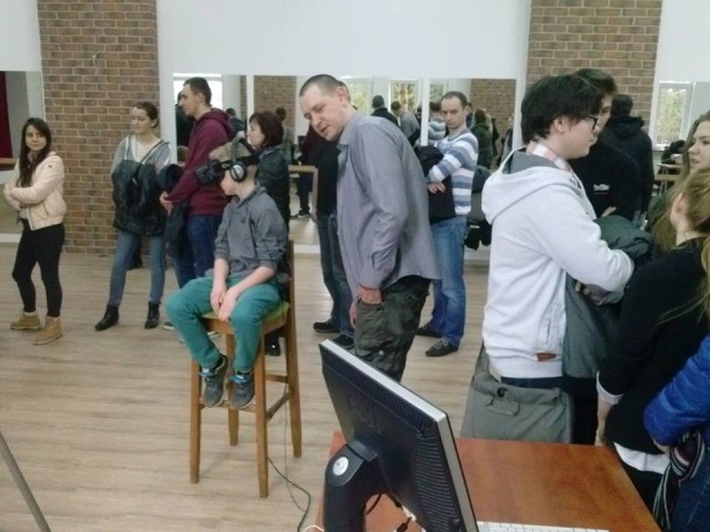Ponad pół tysiąca mieszkańców Choszczna przeniosło się w czasie. To dzięki pracy rekonstruktorów i grafików komputerowych, którzy odtworzyli Choszczno sprzed blisko stu lat oraz przenieśli je do rzeczywistości wirtualnej. Specjalny pokaz odbył się w sobotę.