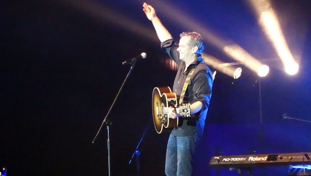 Garou wystąpił we wtorek w szczecińskiej Azoty Arenie. Koncert Kanadyjczyka, który śpiewa po francusku trwał półtorej godziny.