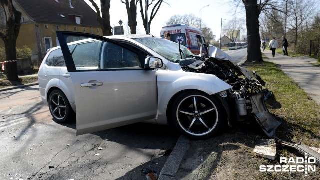 Wypadek w Podjuchach. Dwie osoby ranne [WIDEO, AKTUALIZACJA]