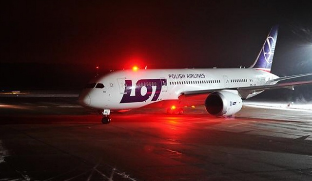 Z najnowszych danych Urzędu Lotnictwa Cywilnego wynika, że w zeszłym roku z polskich lotnisk skorzystało 27 mln pasażerów, to o osiem procent więcej niż rok wcześniej.