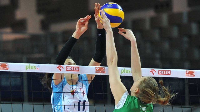Siatkarki Chemika Police wygrały we Wrocławiu z Impelem 3:1 w trzecim półfinałowym meczu rozgrywek o mistrzostwo Polski.