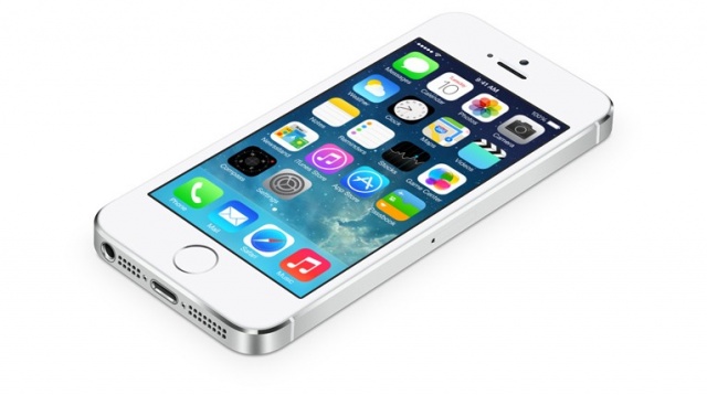 Trzy miliardy złotych wydadzą w tym roku Polacy na komunijne prezenty. Z tej okazji najchętniej kupujemy rowery, biżuterię i sprzęt elektroniczny - wymienia Rzeczpospolita na podstawie danych portalu Ceneo.pl.