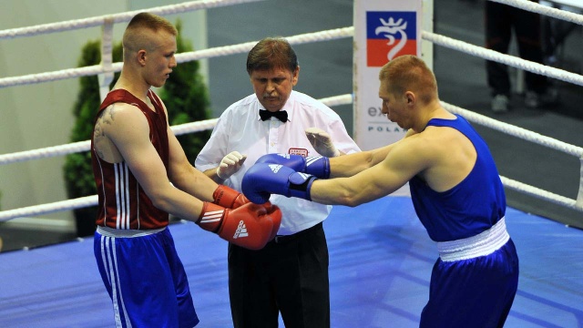 Dwaj pięściarze Skorpiona Szczecin mają już zapewnione co najmniej brązowe medale Mistrzostw Polski seniorów w boksie odbywających się w naszym mieście.