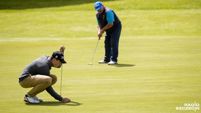 Ruszyła pierwsza runda turnieju golfowego Floating Garden Szczecin Open. Na polu w Binowie zmierzy się ponad 60 zawodowych graczy, w tym również uczestnicy z Niemiec, Francji, Rosji i Walii.