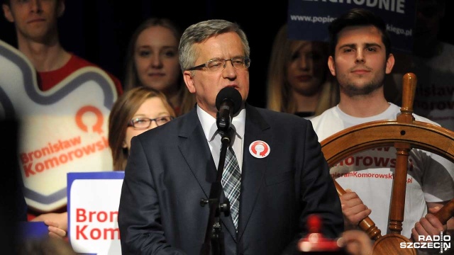 Przy dźwiękach Simply the Best Tiny Turner wszedł na scenę w szczecińskiej Trafostacji Sztuki ubiegający się o reelekcję prezydent RP Bronisław Komorowski.