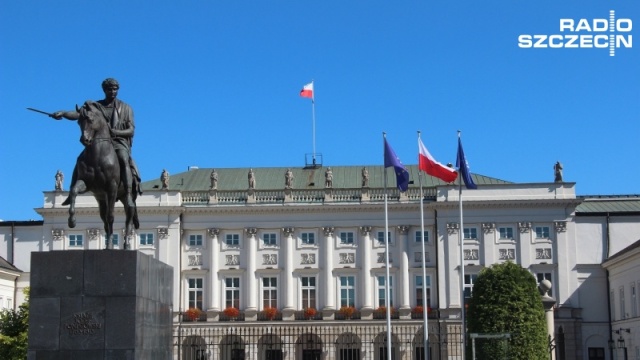 W niedzielę rano rozpoczęła się druga tura wyborów prezydenckich. Lokale wyborcze będą czynne do godziny 21.