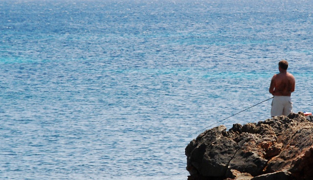 Twoje biuro podróży zbankrutowało, utknąłeś na wakacjach w dalekim kraju Od teraz obowiązek ściągnięcia do Polski swoich krajan mają marszałkowie - pisze Rzeczpospolita.