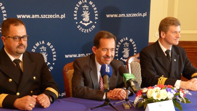 Będę przekonywał amerykańskich przedsiębiorców do tego, że warto inwestować w Zachodniopomorskiem - mówił we wtorek w Szczecinie ambasador Stanów Zjednoczonych, Stephen Mull.