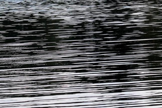 Dwaj chłopcy utonęli w rzece Narew w Siekierkach na Podlasiu. Ciało dwunastolatka strażacy znaleźli w czwartek wieczorem.