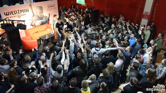 W dwa tygodnie od pojawienia się Wiedźmina 3: Dziki Gon sprzedano cztery miliony kopii tej gry - podaje tvn24 biznes i świat.