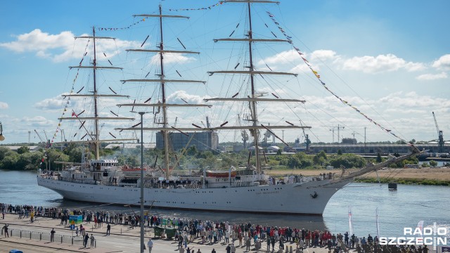 Szczecin pożegnał wielkie żaglowce [ZDJĘCIA, WIDEO]