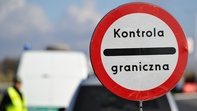 Zaostrzenia kontroli na granicach państwa - ze względu na wzrost przestępczości - domagają się politycy rządzących w Niemczech partii chrześcijańsko-demokratycznych CDU i CSU - podaje portal TVN24.