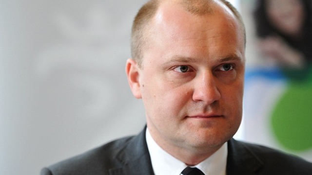 Bez ostrych dyskusji, przy jednym głosie sprzeciwu i kilku wstrzymujących się - szczecińscy radni udzielili absolutorium z wykonania ubiegłorocznego budżetu prezydentowi Piotrowi Krzystkowi.