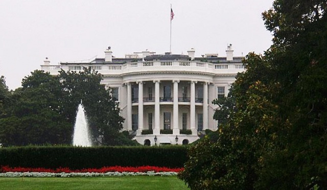 Główne stopy procentowe w USA bez zmian - taką decyzję podjęła FED, czyli Amerykańska Rezerwa Federalna.