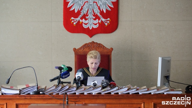 Kilkutysięczne grzywny dla organizatorów turnieju pokera na urodzinowej imprezie sprzed kilku lat. W Sądzie Rejonowym Szczecin-Prawobrzeże i Zachód zapadł w piątek wyrok w tej głośnej sprawie. Dotyczy około 40 osób.