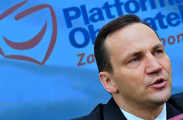 Marszałek Sejmu Radosław Sikorski złożył rezygnację z pełnionej funkcji - podają ogólnopolskie media.