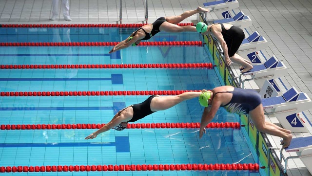 Chociaż skończyli kariery, dalej uwielbiają rywalizować - od piątku do niedzieli na basenie Floating Arena trwają otwarte mistrzostwa polski w pływaniu Masters. Do Szczecina przyjechali zawodnicy z całego kraju, a najstarsza uczestniczka ma 94 lata.