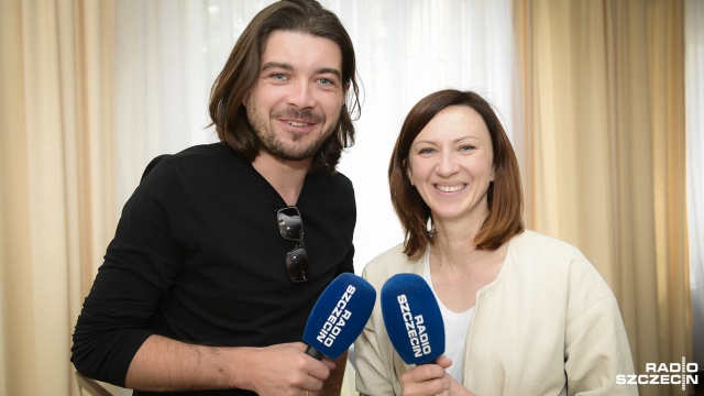 Tomasz Szczepanik z zespołu Pectus opowiadał w Potyczkach Moniki Pyrek, że niewiele brakowało, aby zamiast na scenie i w studio - pracował przy tworzeniu szafek i stołów.