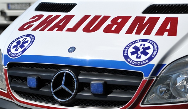 Kierowca samochodu potrącił 15-latkę przy ul. Pyrzyckiej w Szczecinie.