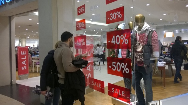 Nawet 70 procent taniej możemy kupić buty, torebki, ubrania czy książki w szczecińskich galeriach.