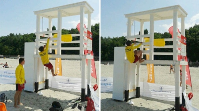 Na plaży w Kołobrzegu ratownicy muszą wdrapywać się na wieże obserwacyjne. To dlatego, że nie ma do nich drabinek ani schodów. O sprawie jako pierwszy poinformował portal miastokolobrzeg.pl.