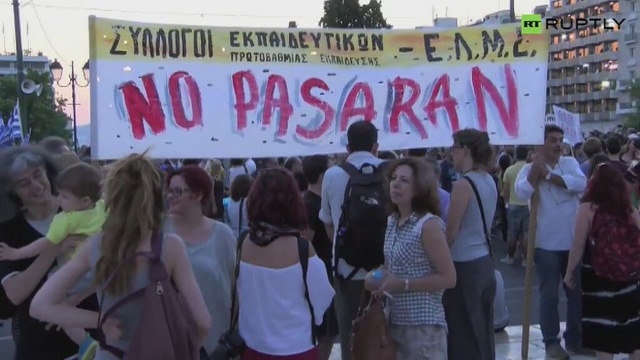 Grecja nie spłaciła do północy kolejnej, wynoszącej 456 mln euro raty kredytu. Tym samym zaległości Aten wobec Międzynarodowego Funduszu Walutowego wzrosły do około dwóch miliardów euro - podaje Polska Agencja Prasowa.