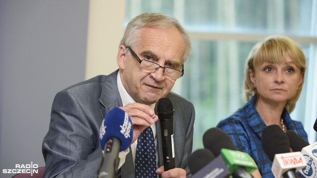 Podczas konferencji prasowej w Szczecinie, Minister Zdrowia prof. Marian Zembala przeprosił dziennikarkę, której kilka dni temu na zadane przez nią pytanie powiedział, że je oddala.