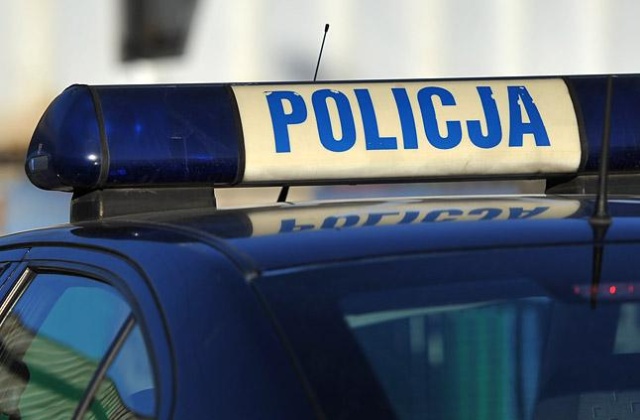 Stłuczka ciężarówki i osobowego Nissana na ul. Gdańskiej przed Basenem Górniczym w Szczecinie. Do zdarzenia doszło w poniedziałek przed godz. 8.